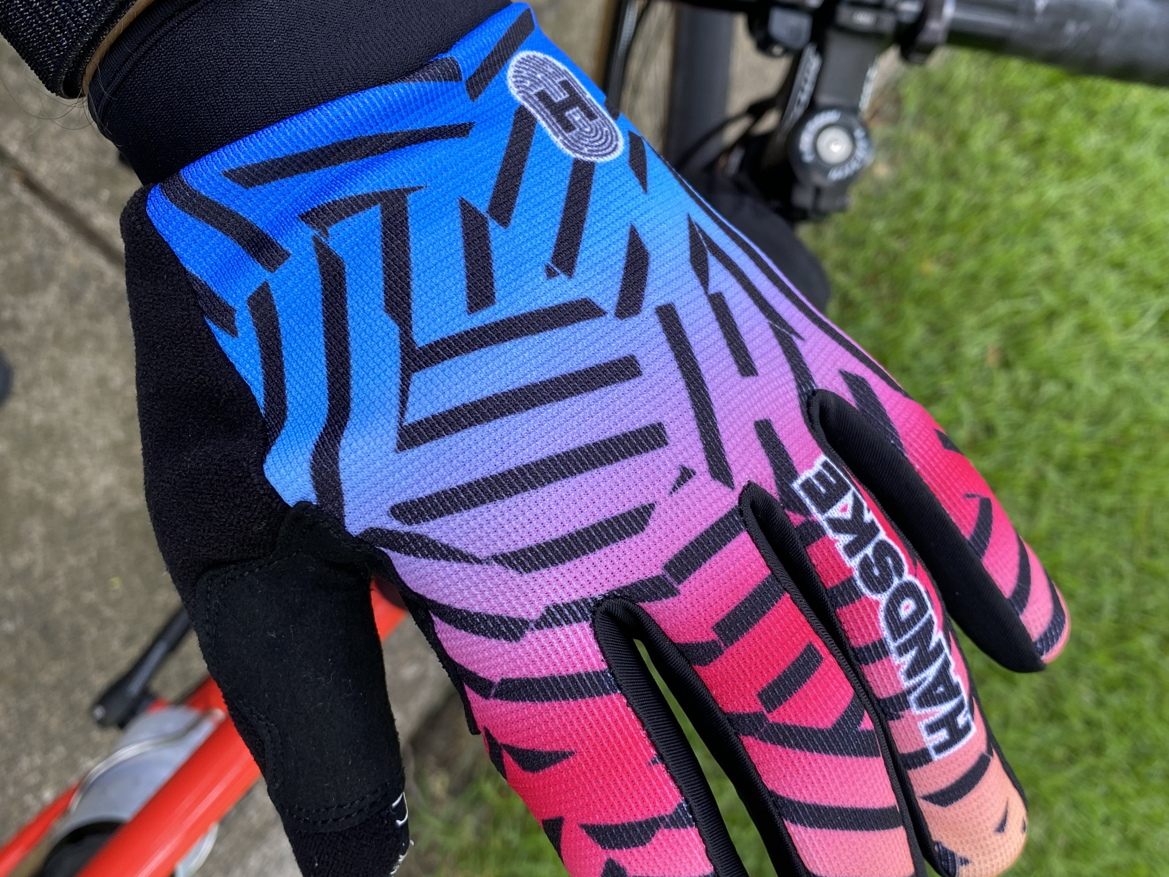 bicycle union love hate gloves EXCEREY Unisex Geometric Pattern Anti-Slip Grip Touchscreen Lightweight Full Finger Breathable Cycling for Road Bike Mountain Riding (Black, Size S) : Clothing, Shoes & Jewelry and their latest gear collection is a true testament to their unmatched flair RAVEN Moto - Motorcycle Gloves
