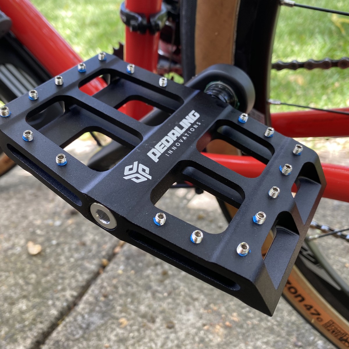 hoe vaak Opsplitsen Automatisch Switching From Clipless to Flat Pedals for Gravel Riding | VeloNut